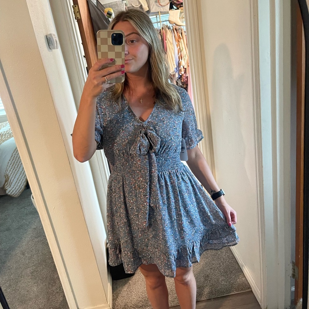 Elegant Blue Floral Mini Dress